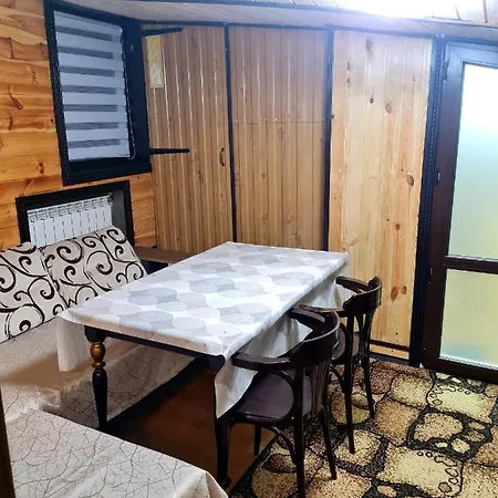 Apartment деревянный 2-х комнатный домик